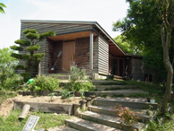 �u���̐l���̐��v�X�e�B�[�u���ƃq���i�̎���i�ʐ^�F�ؑ��ꐬ�j