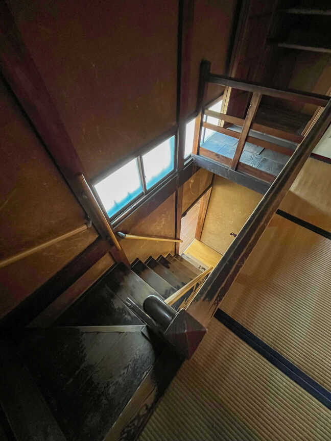 箱階段（上から）