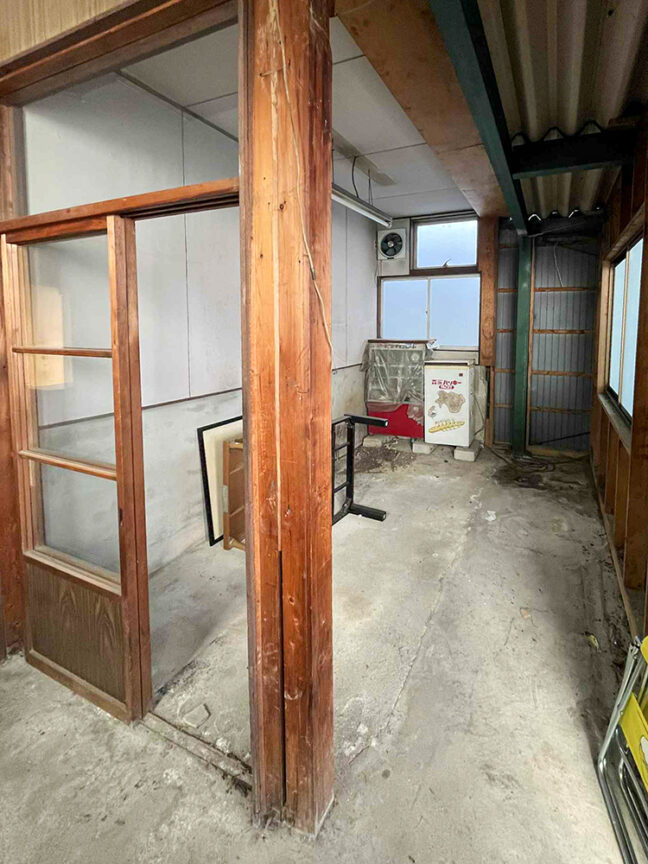 笠寺の家　土間１